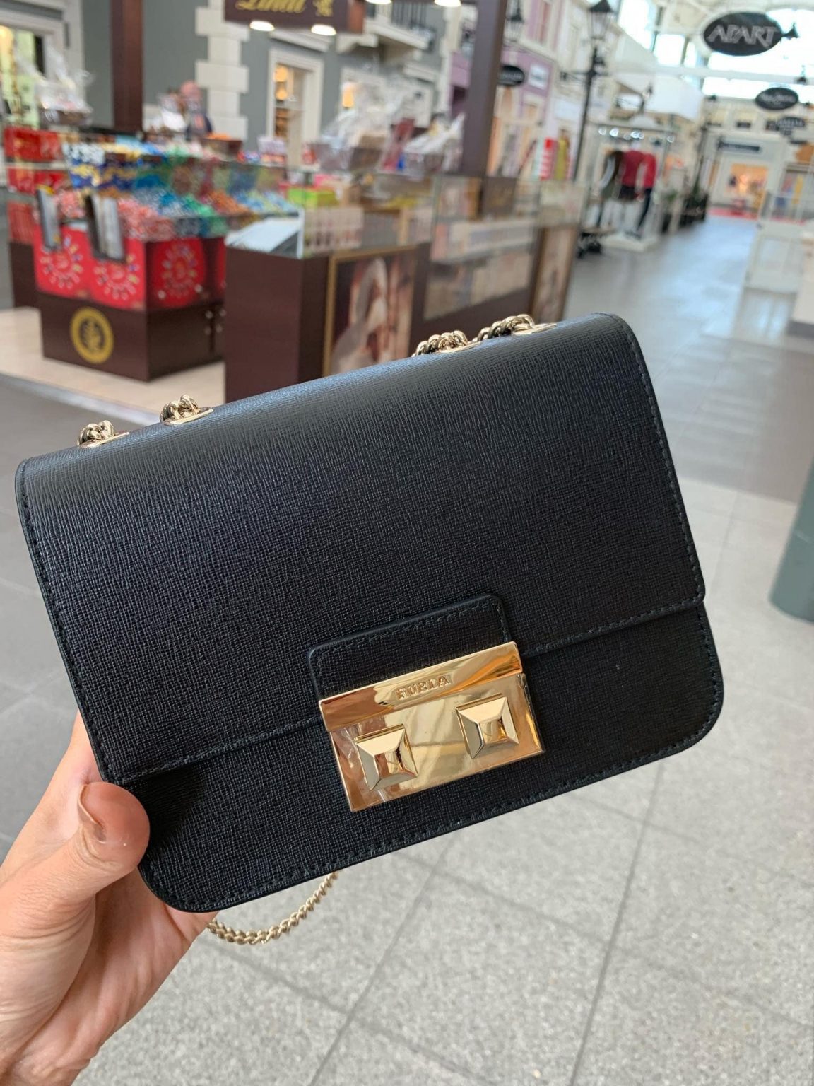 Túi xách Furla Women's Metropolis Mini Cross Body Bag Màu Đen Cao's Store