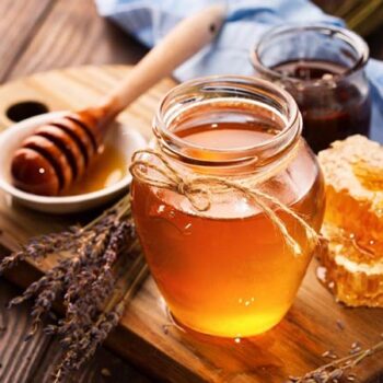 Sữa rửa mặt iS Clinical Warming Honey Cleanser