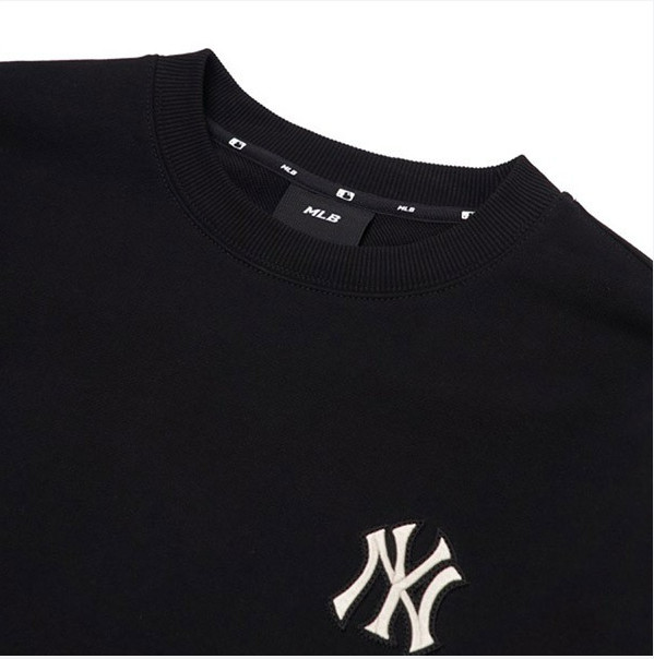 Ao -Ni -MLB- Big- Logo -Overfit -Sweatshirt -New -York- Yankees -3AMTC0114-50BKS -Den